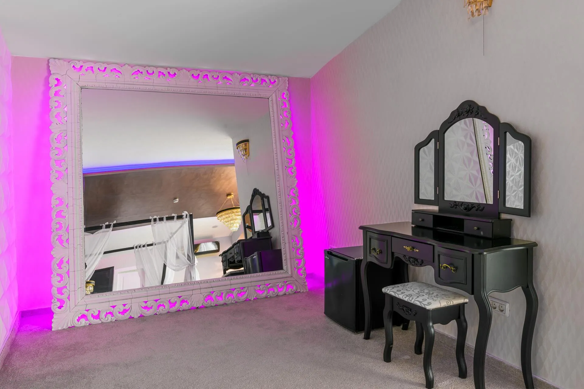 Apartament pentru miri — Ambasad'Or Events