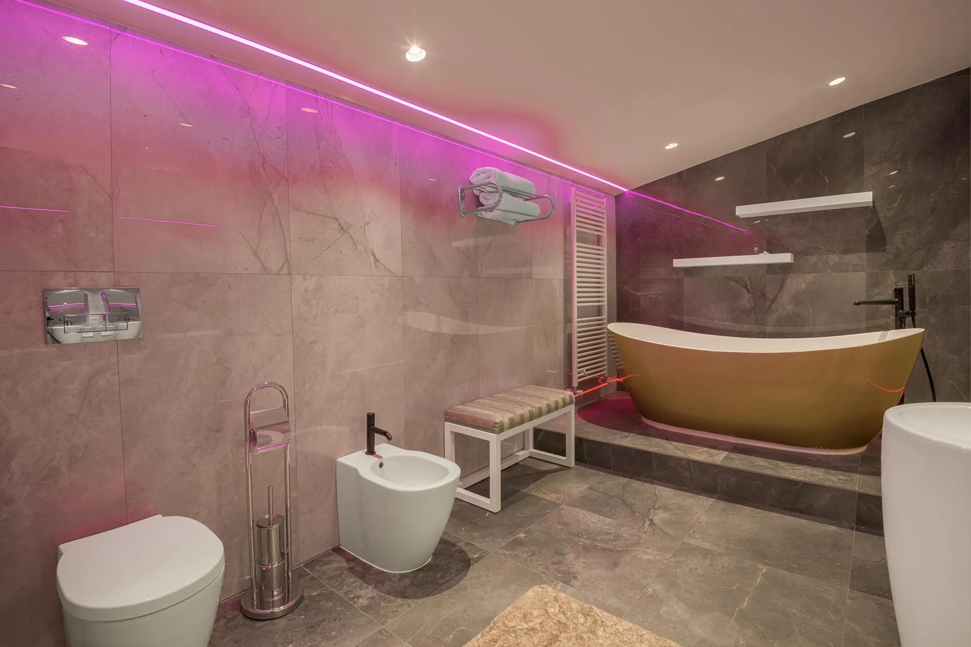 Apartament pentru miri — Ambasad'Or Events